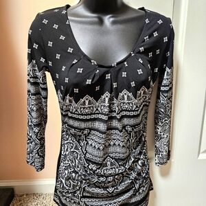 New York & Company 7th Avenue Design Studio Abstract Top NWT